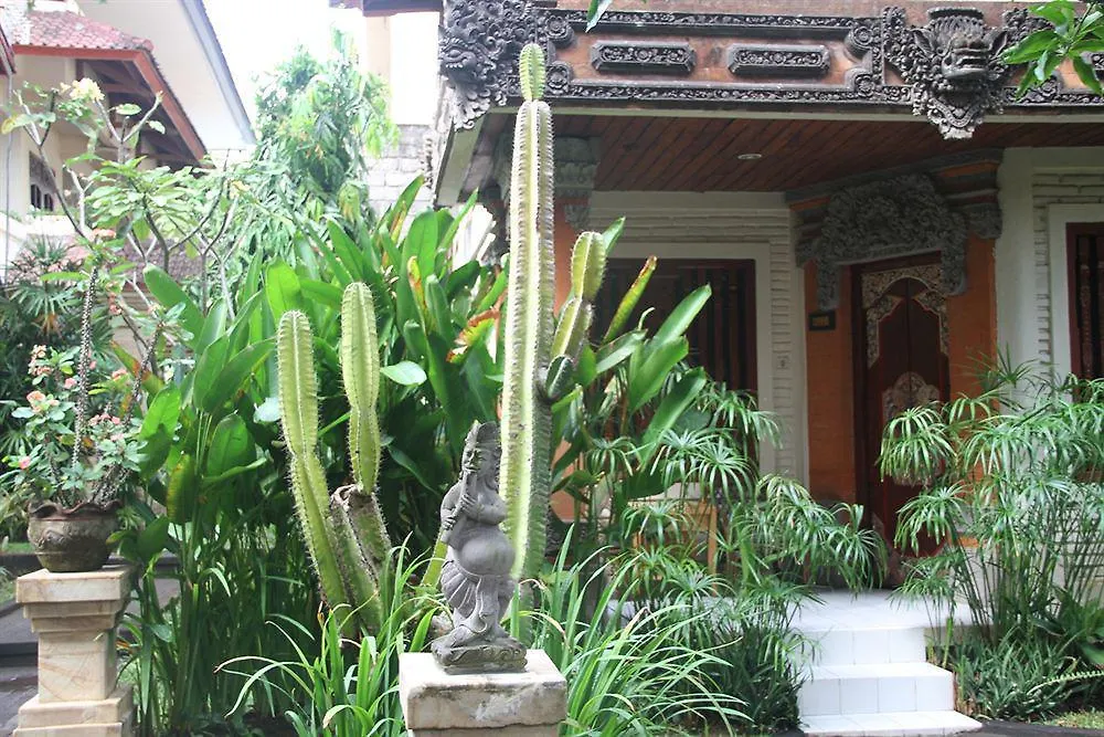 Seminyak Paradiso Hotel 3*, סמיניאק